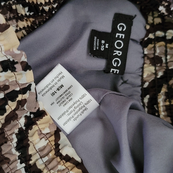 Paisley pull-on skirt. Size medium. - Picture 3 of 4